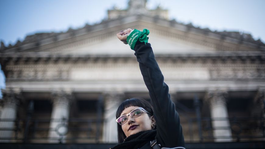 Manifestante pro-avortement devant le congrès argentin, le 25 mai 2019 à Buenos Aires.