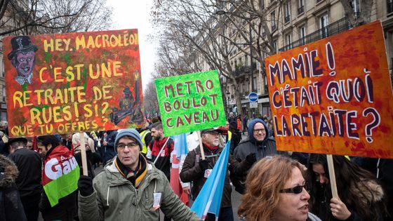 Les manifestations ont rassemblé 806 000 personnes, selon le ministère de l'Intérieur. La CGT en a compté plus d'1,5 millions. ©AFP - Nicolas Portnoi / Hans Lucas