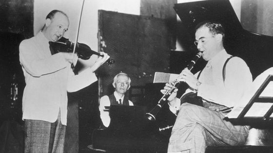 Benny Goodman, clarinette, Joseph Szigeti, violon et Béla Bartók, piano à New-York en 1940 / Le Carnegie Hall de New-York, par Mildred Clary (1992) ©Getty - Hulton Archive