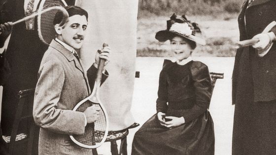 « L’oreille de Proust, comment l’entendez-vous ? », avec Maurice Schumann. Prod. Claude Maupomé (1988) ©Getty - Universal History Archive/Universal Images Group