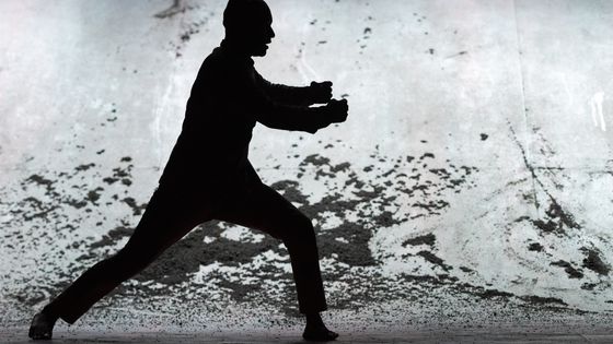 Akram Khan dans "Xenos" au Fastival d'Edimbourg en 2018 ©Getty - Roberto Ricciuti