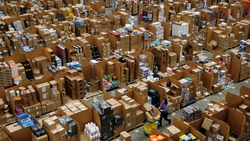 "Les besoins artificiels" de Razmig Keucheyan / "Le Marché contre l’humanité" de Dominique Bourg