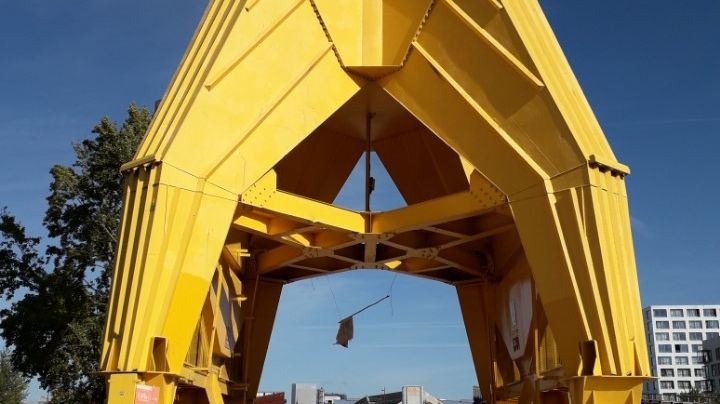 La Grue Jaune dans le parc des Chantiers de l’île de Nantes