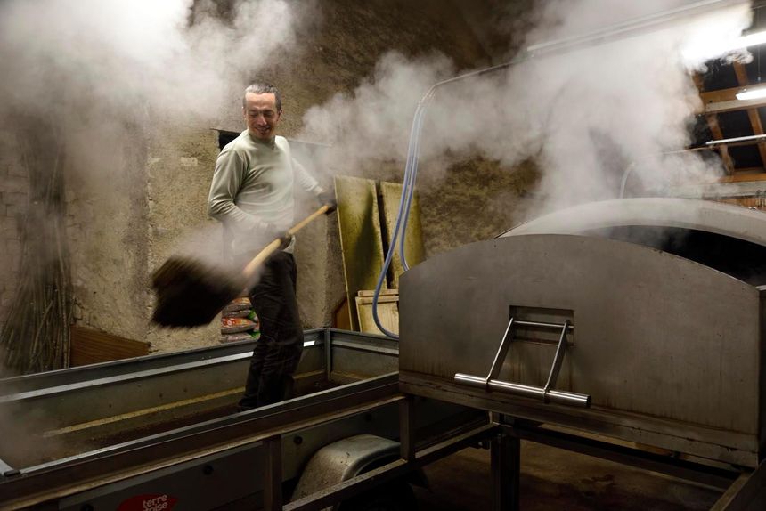 Grégory Haye dans son atelier