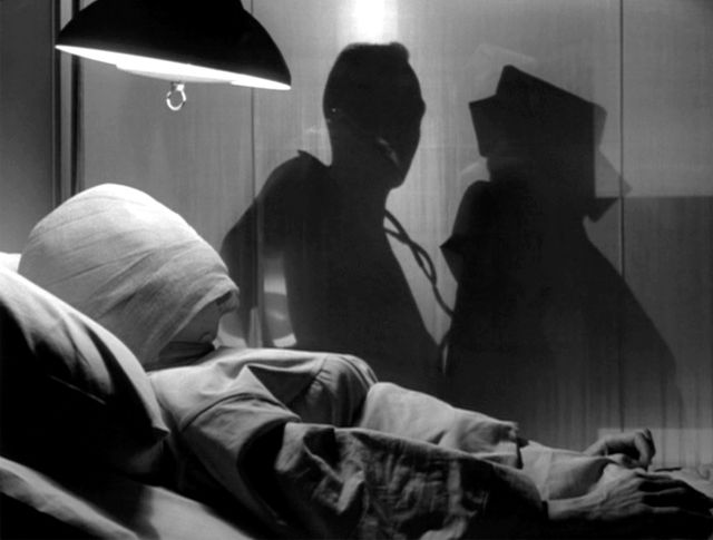 Un épisode de "La Quatrième Dimension", diffusé à l'origine le 11 novembre 1960. L'image est une capture d'image.