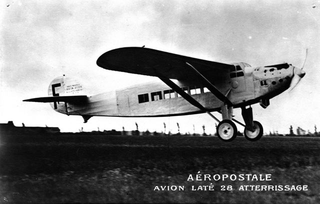 Un avion Latécoère lors d'un aterrissage