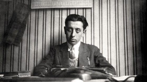 Robert Desnos en 1924 © Menerbes via Wikimedia.org