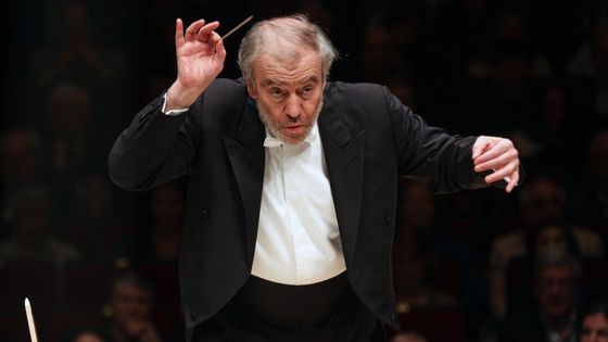 Le chef d'orchestre russe Valery Gergiev dirige le l'Orchestre philharmonique de Münich au Carnegie Hall de New York le 3 avril 2017 ©Getty - Hiroyuki Ito