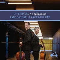 Les violoncellistes Xavier Phillips et Anne Gastinel photographiés pour la pochette de leur disque "Offenbach, 6 cello duos", 2019
