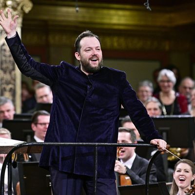 Le chef Andris Nelsons à la tête de l'Orchestre philharmonique de Vienne pour le Concert du Nouvel An 2020