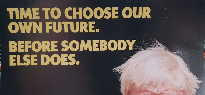 L'une des affiches de campagne de la candidate indépendantiste Kirsten Oswald, avec ce slogan : "Si vous ne décidez pas de votre avenir, on décidera pour vous"…