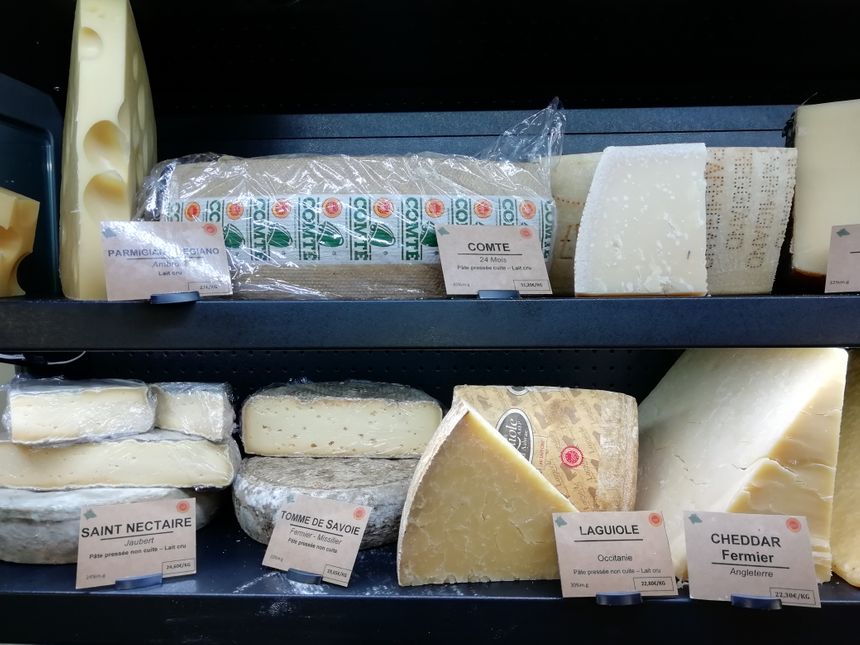 Fromages dans le magasin Xirikota