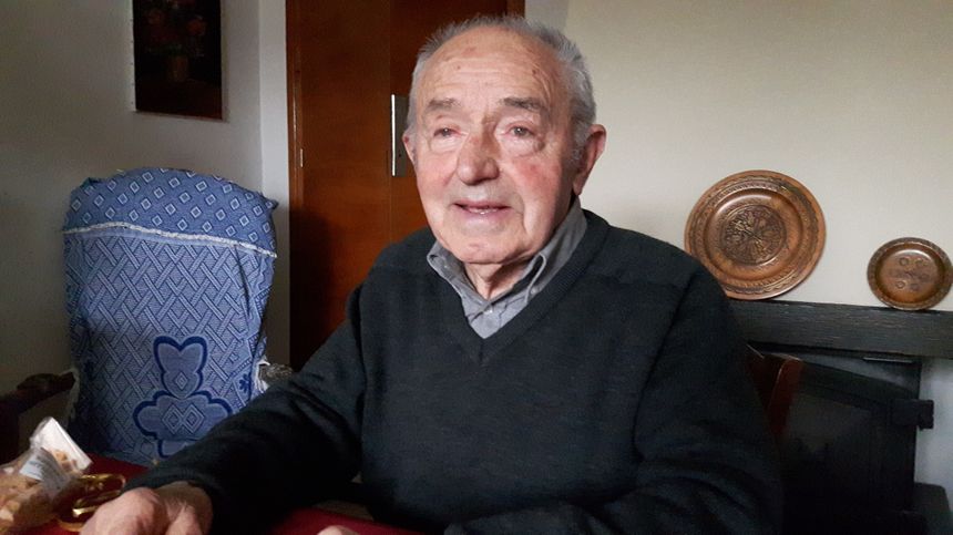 il nous parle de Vénéjan à l'époque que se passait il avec Jean Ladet l'un des doyens du village