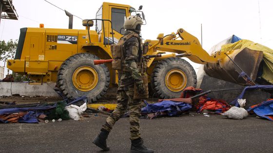 Destruction d'un campement sur une place du sud de la ville de Bassorah ©AFP - Hussein Faleh
