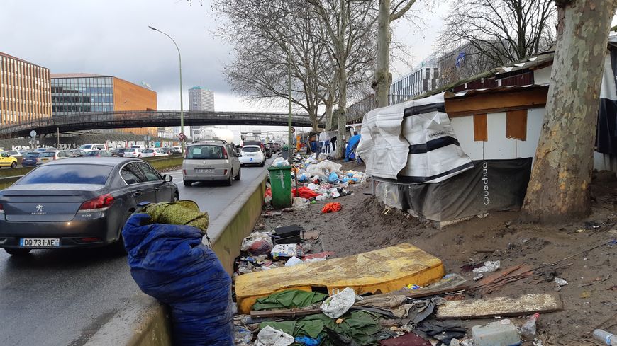 Le camp de migrants de la porte d'Aubervilliers, à Paris