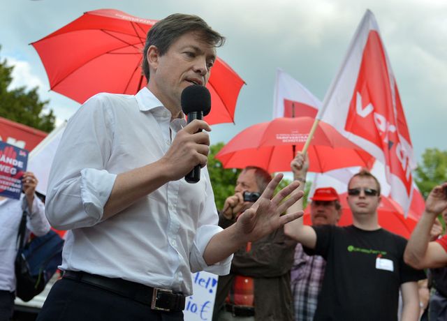 Nicolas Berggruen, durant une manifestation d'employés de Karstadt, le 7 juin 2013, à Berlin (Allemagne).