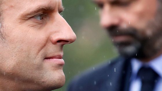 Lors de ses vœux du 31 décembre, Emmanuel Macron a placé la responsabilité d'une sortie de conflit sur le gouvernement. ©AFP - Christian Hartmann