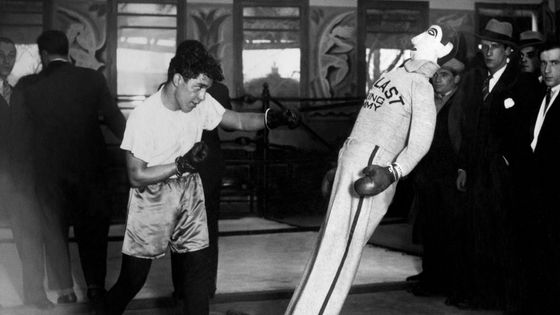 Hommage à Victor Young Perez, le plus jeune champion de boxe français, ici à l'un de ses entraînements au Palais des Sports de Paris ©AFP - AFP