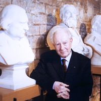 Portrait de l'historien français Jean Delumeau lors de l'émission "Bouillon de Culture" sur les visages de la violenc, le 12 janvier 2001.