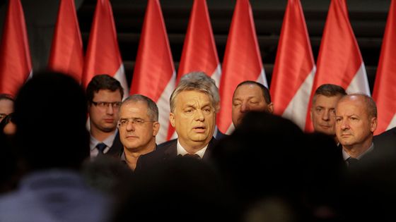 Viktor Orban, premier ministre hongrois, lors d'un meeting de son parti, le FIDESZ. Budapest, 2 octobre 2016 ©Getty - Michael Debets/Pacific Press/LightRocket
