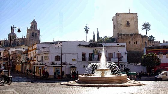 Petite place dans la ville d'Utrera en Espagne. - Andalucia.org