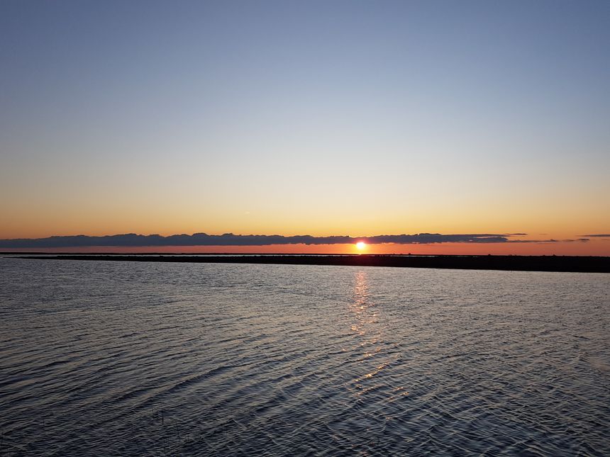Etang du Galabert (Camargue), et au loin la mer !