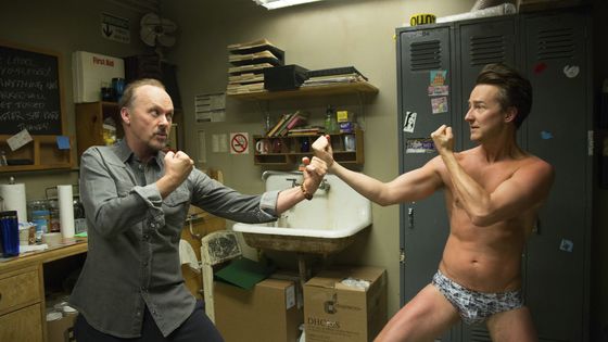 Edward Norton, Michael Keaton dans "Birdman". - Copyright 2014 Twentieth Century Fox - Allociné