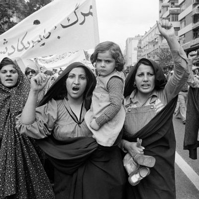 Révolution iranienne Des femmes dans les rues lors de la manifestation du 1er mai 1979