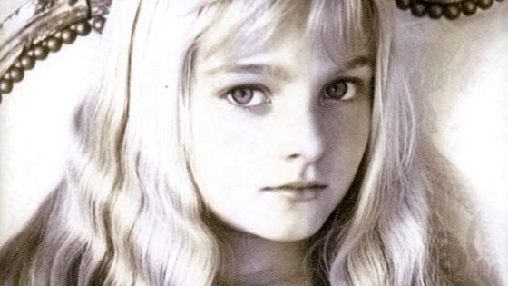 Arielle Dombasle à 11 ans - Sonia de la Rosière