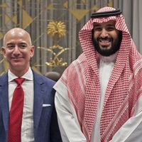 Jeff Bezos et Mohamed Ben Salmane en 2016 à Riyad
