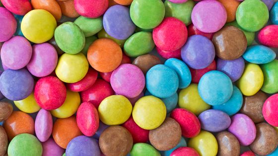 Des bonbons au chocolat de la marque Smarties ©Getty - Delphimages