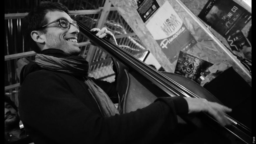 Le contrebassiste Guillaume Bouthier