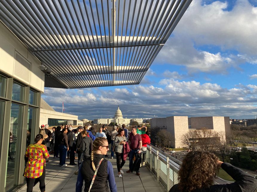 Le Newseum bénéficiait d'une des plus belles terrasses de la ville, avec une vue imparable sur le Congrès et le "National Mall", l'avenue monumentale qui traverse la ville.