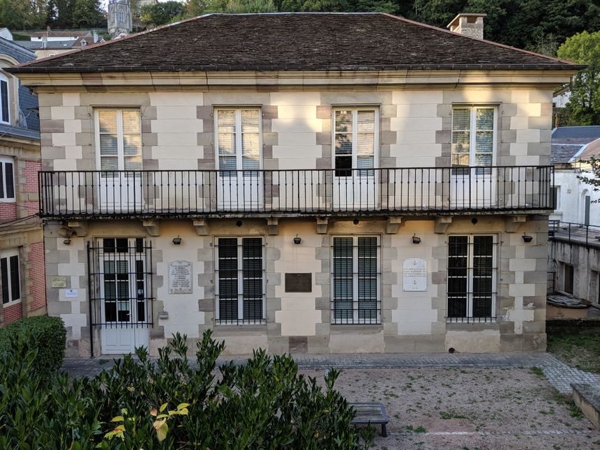 Le pavillon des princes et l'un des mille balcons