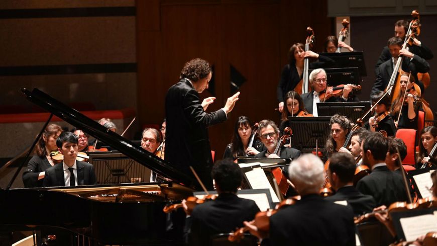 Alexandre Bloch et L' Orchestre national de Lille en tournée en Grande-Bretagne en janvier 2020