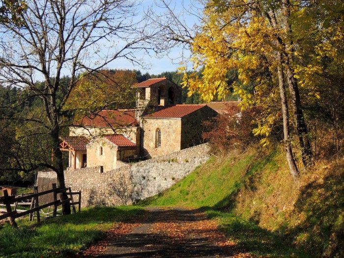 Église de Valz-sous-Châteauneuf dans le Puy de Dôme