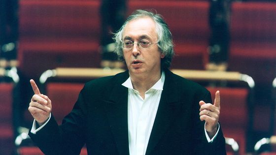 Philippe Herreweghe dirige l'orchestre philharmonique des Flandres à la Philharmonie de Cologne en 2001 ©Getty - Brill/ullstein bild