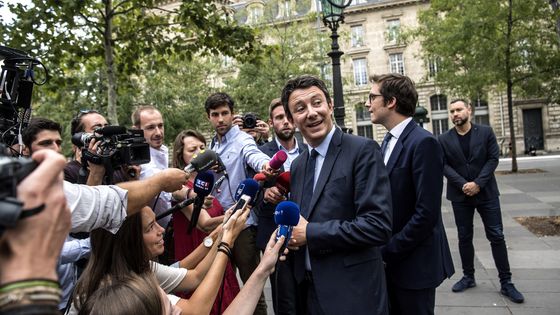 Distancé dans les sondages, Benjamin Griveaux tente des propositions "disruptives" pour convaincre les électeurs parisiens. ©AFP - Christophe Archambault