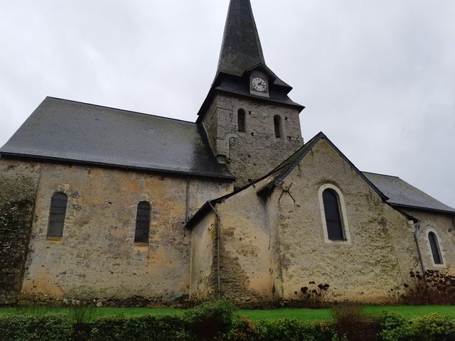 L'église du XIe siècle est en cours de rénovation grâce à une association du village