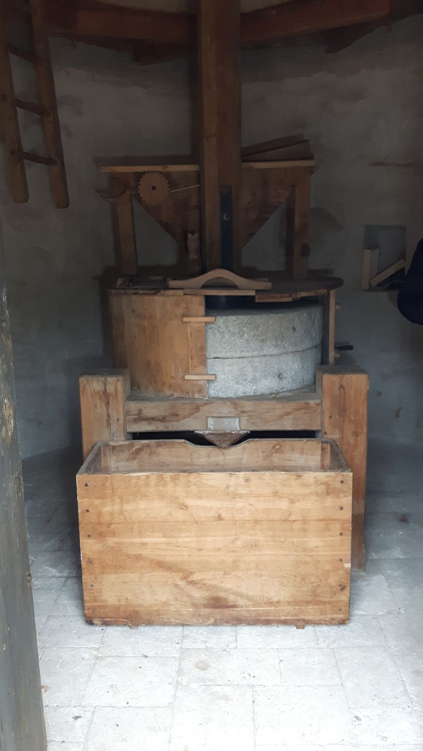 l'intérieur du moulin et le mécanisme pour la fabrication de la farine