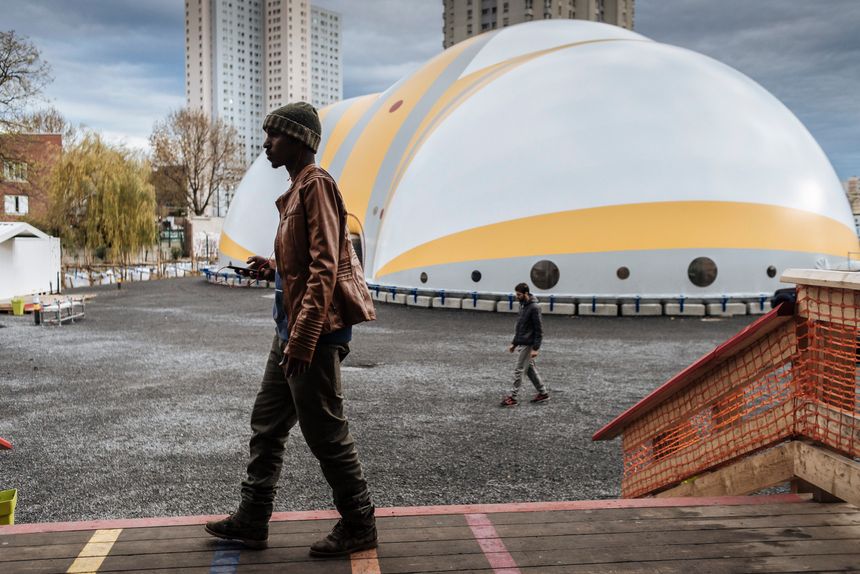 Pendant 18 mois, les réfugiés étaient reçus au nord de Paris dans un centre d'accueil appelé "la bulle"