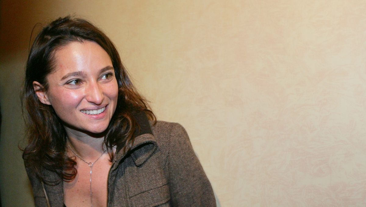 Qui Est La Compagne De Nina Bouraoui "Otages", le dernier roman de Nina Bouraoui : qu'en ont pensé les
