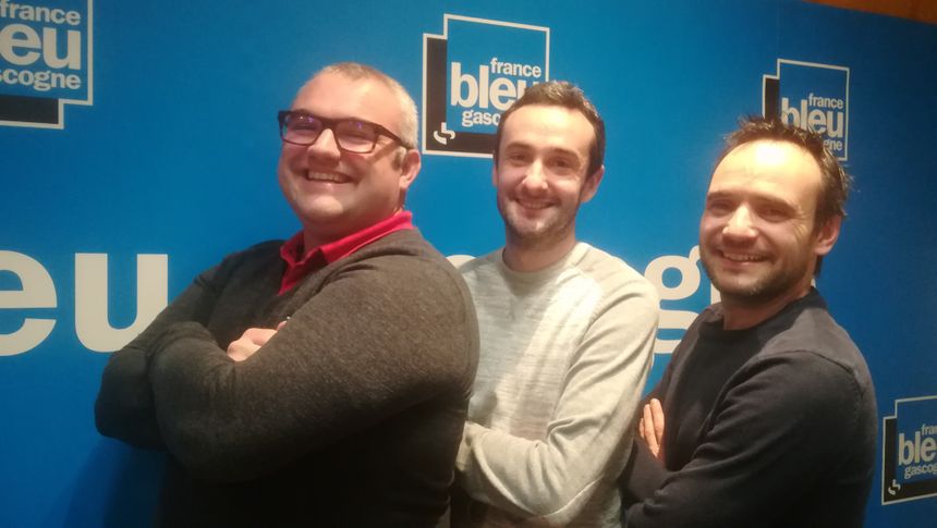 Yannick Galloin chef du Valmont à Dax entouré de nos auditeurs du jour de Magescq Thomas à Gauche et Julien à droite qui n'est autre que son cousin