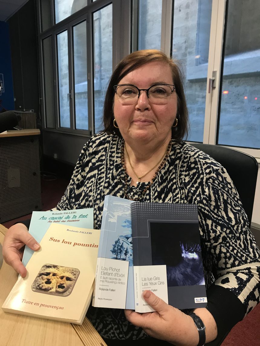 Rolande FALLERI nous présente ses 4 livres.