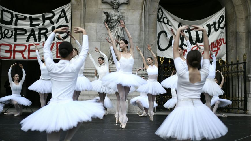Mobilisation des danseurs de l'Opéra de Paris le 24 décembre 2019