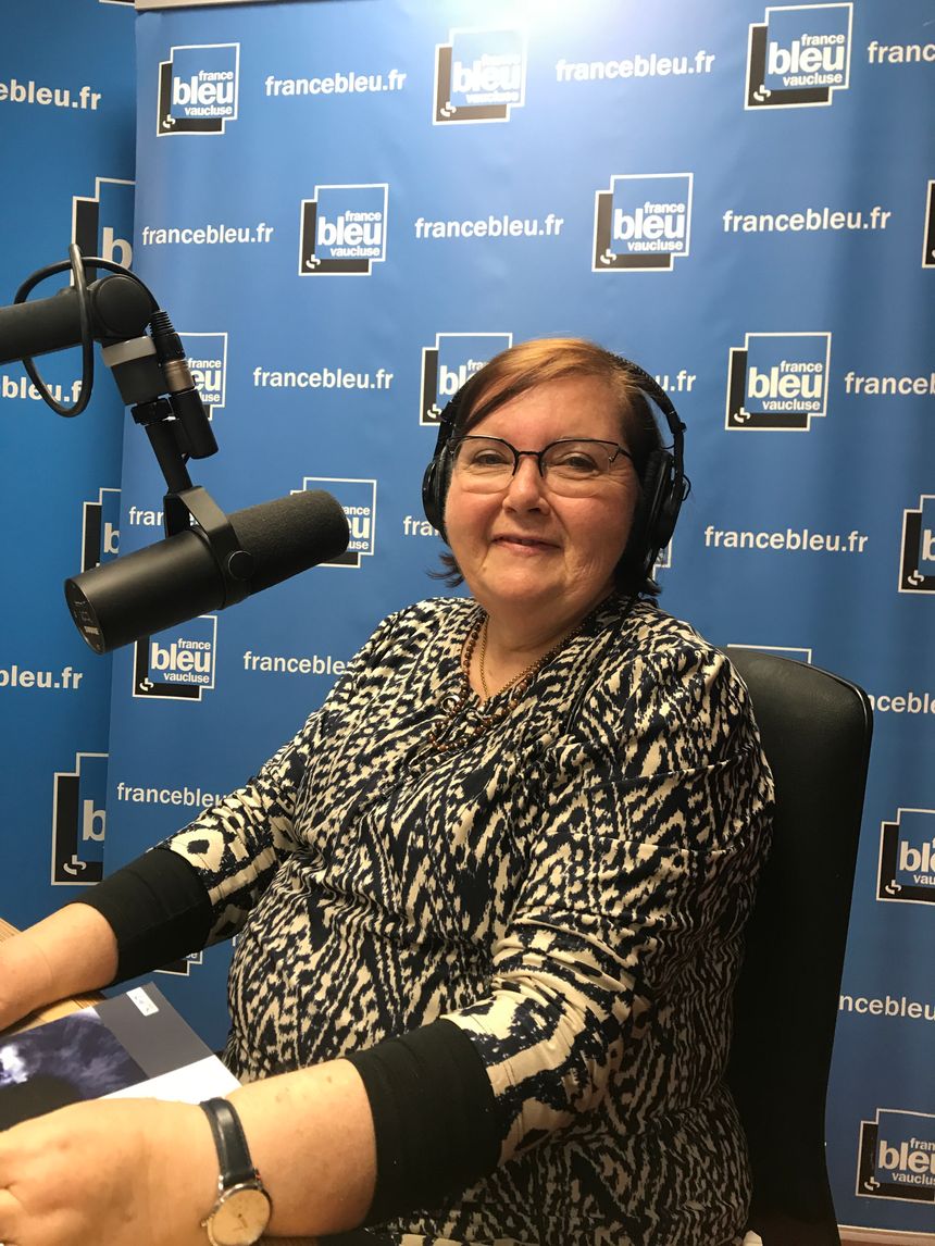 Rolande FALLERI venue présenter son premier roman "Lis Iue Gris".