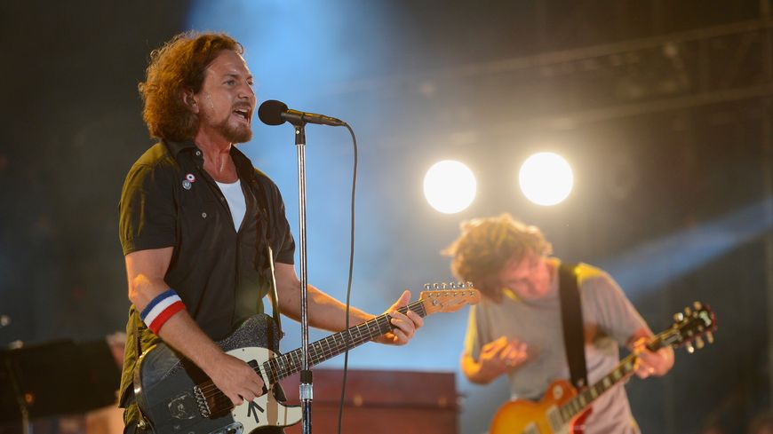 Eddie Vedder and Stone Gossard à Philadelphie en septembre 2012 (Kevin Mazur/WireImage)