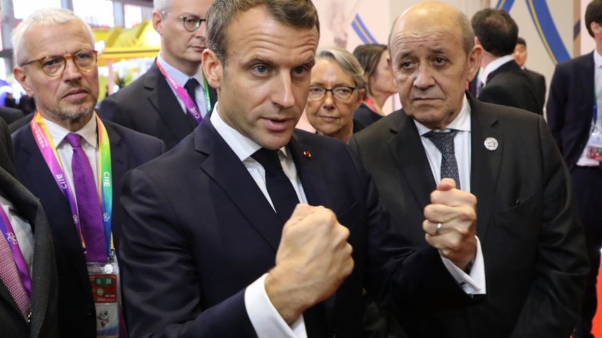 Emmanuel Macron et Jean-Yves Le Drian à Shanghai en novembre dernier