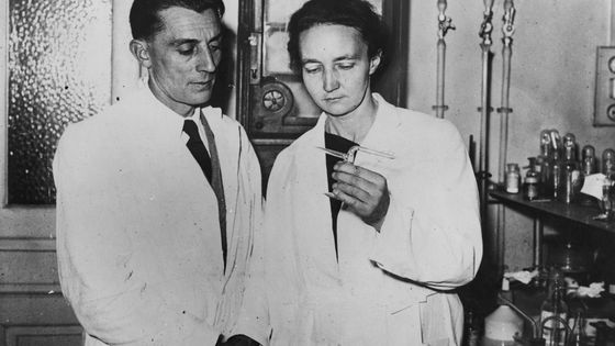 Irène et Frédéric Joliot-Curie, savants français ayant accueilli les scientifiques venant se réfugier en France pour fuir les persécutions de l'Allemagne nazie ©Getty - © Hulton Archive / Intermittent