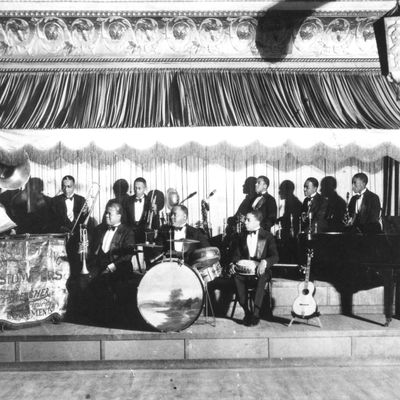 Louis Armstrong et son orchestre au Sunset Cafe, Chicago, Illinois, 1927.